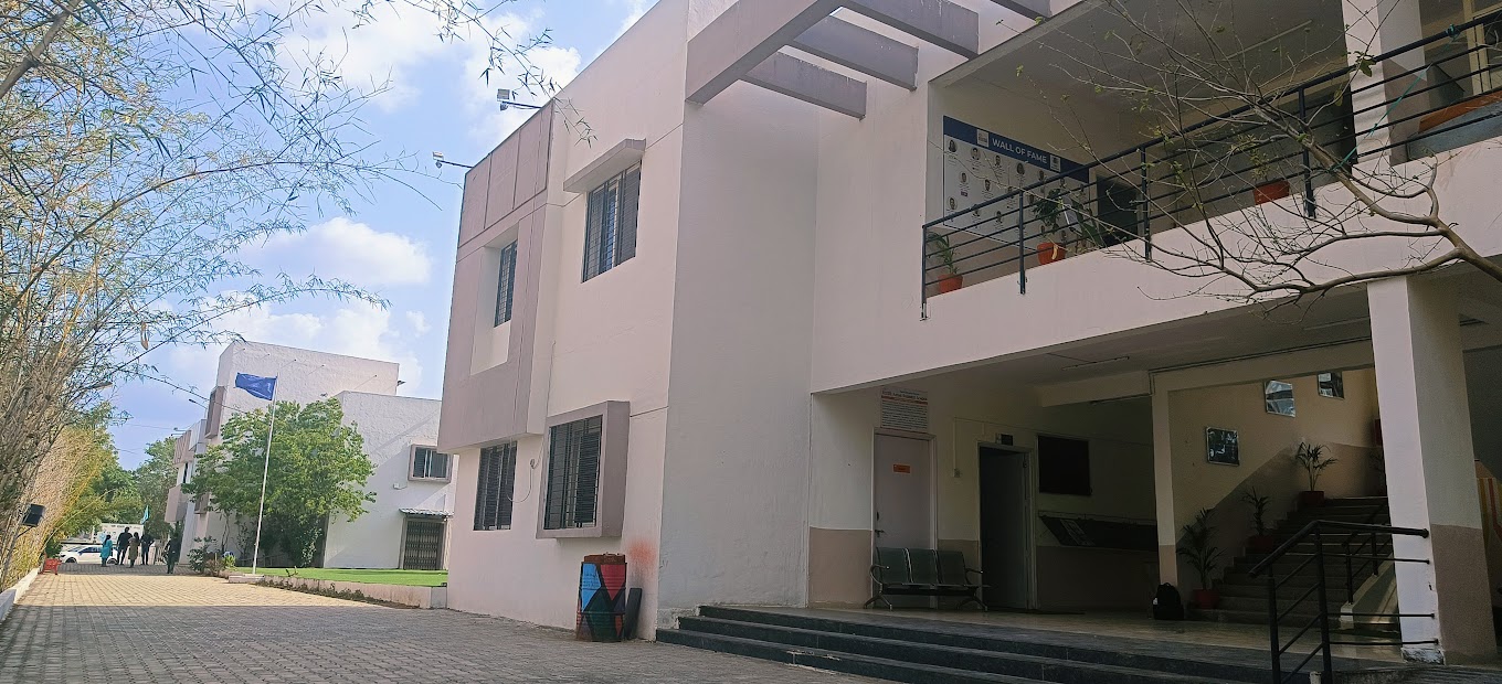 Akemi Junior College cover Image