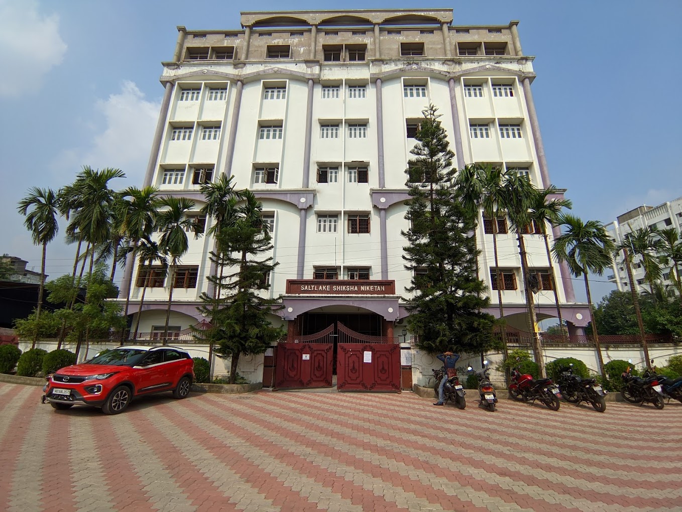 Saltlake Shiksha Niketan cover Image